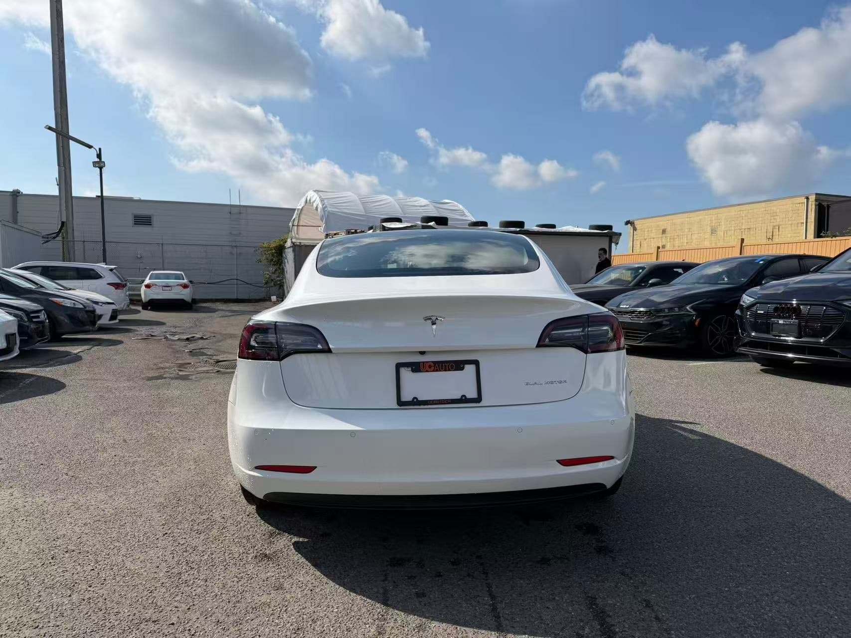 2022 Tesla Model 3 Long Range AWD *Ltd Avail* thumbnail 6
