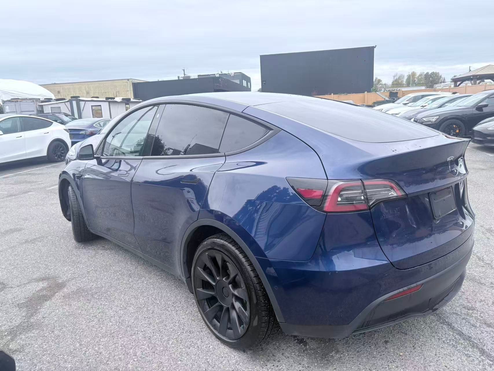 2022 Tesla Model Y Long Range AWD NO ACCIDENTS thumbnail 4