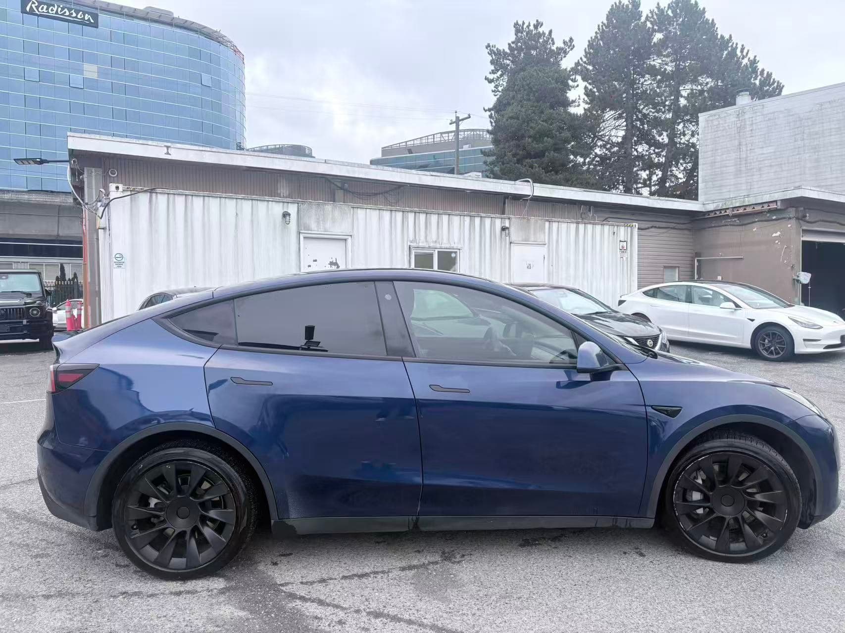 2022 Tesla Model Y Long Range AWD NO ACCIDENTS thumbnail 7