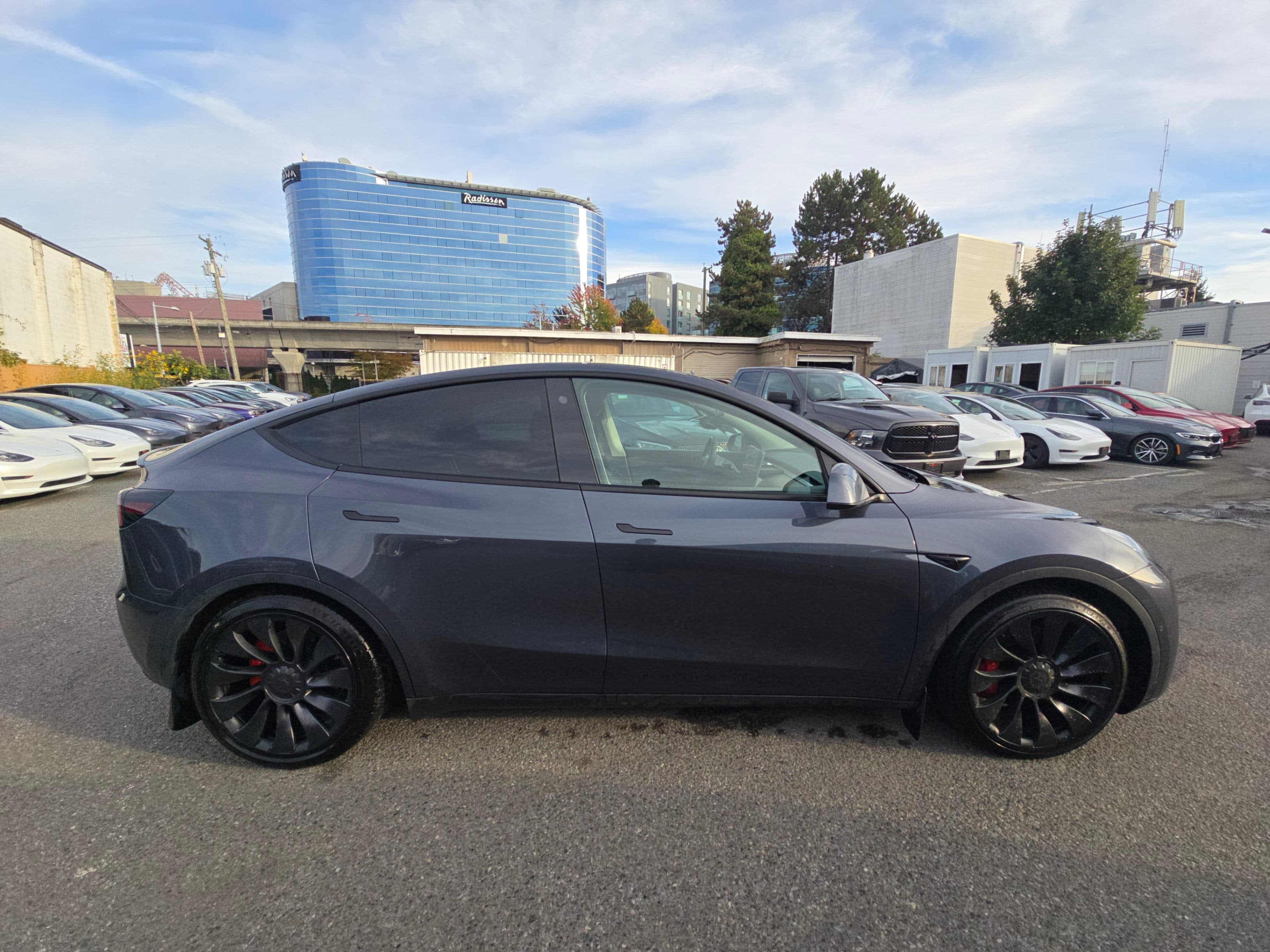 2022 Tesla Model Y Performance AWD thumbnail 7