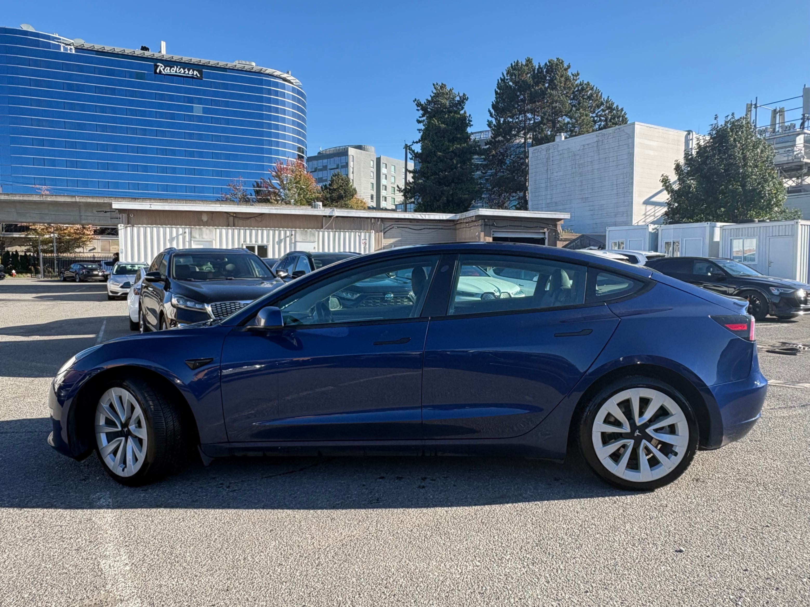 2023 Tesla Model 3 Long Range AWD CLEAN TITLE thumbnail 3