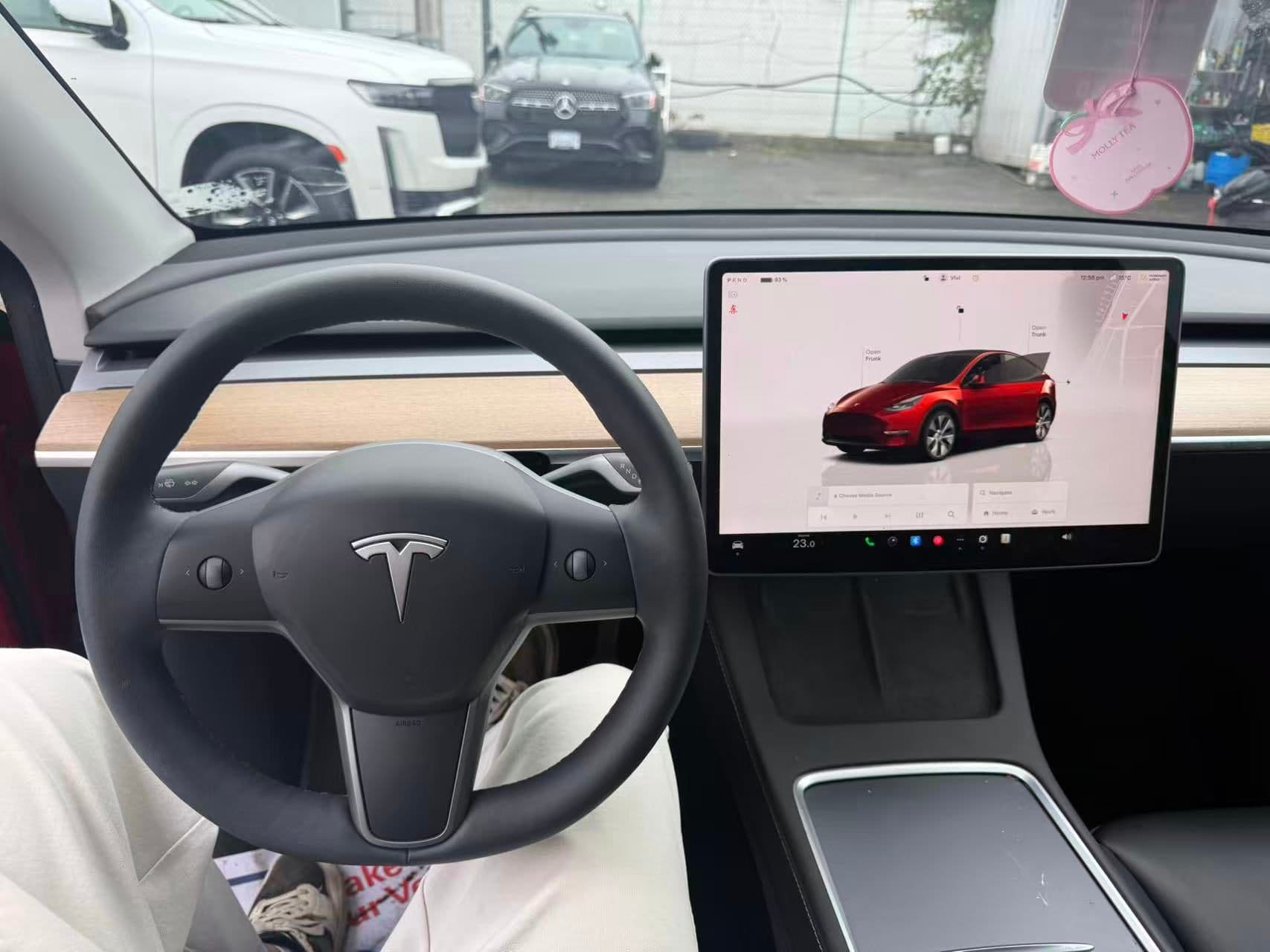 2023 Tesla Model Y RWD No Accident, BC Local, One Owner thumbnail 11