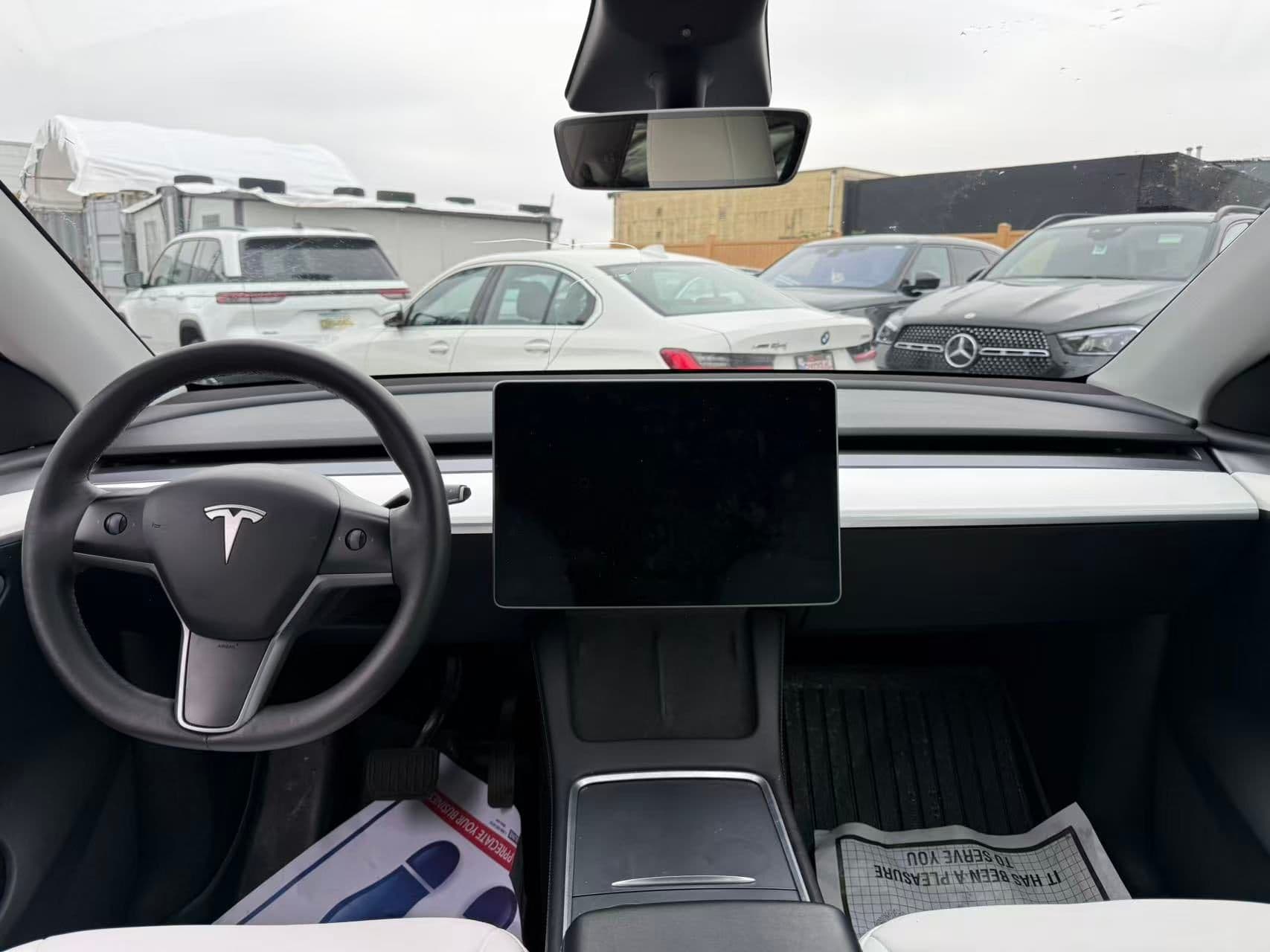 2023 Tesla Model Y Long Range AWD thumbnail 15