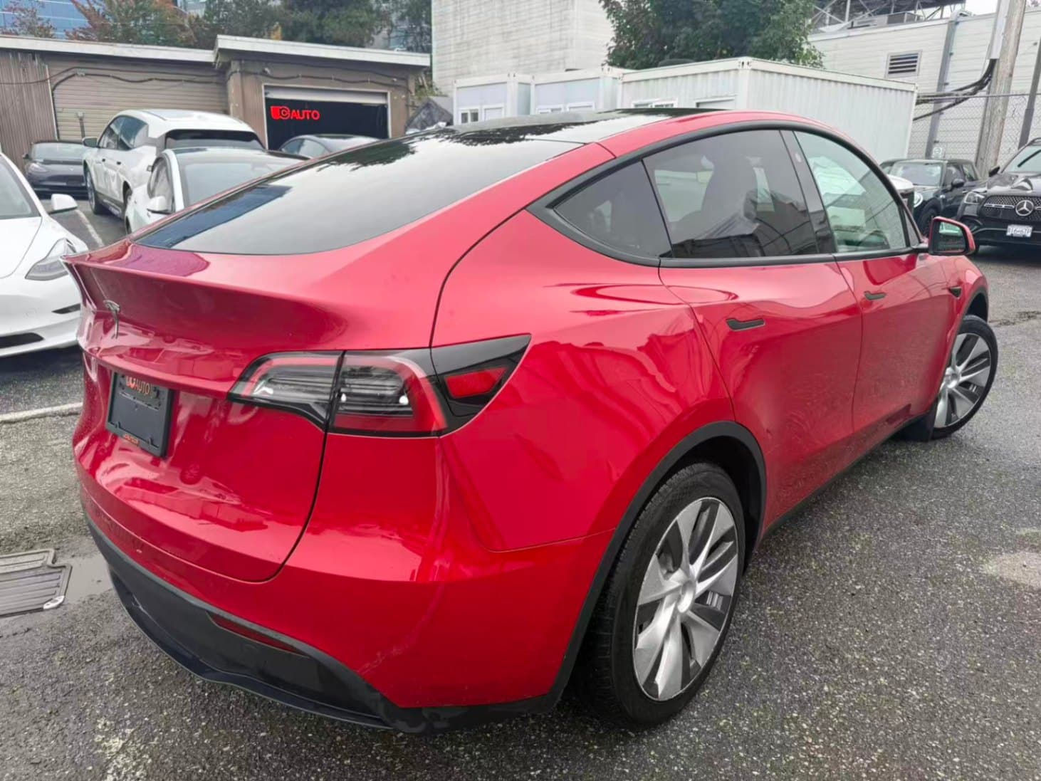 2023 Tesla Model Y RWD No Accident, BC Local, One Owner thumbnail 7