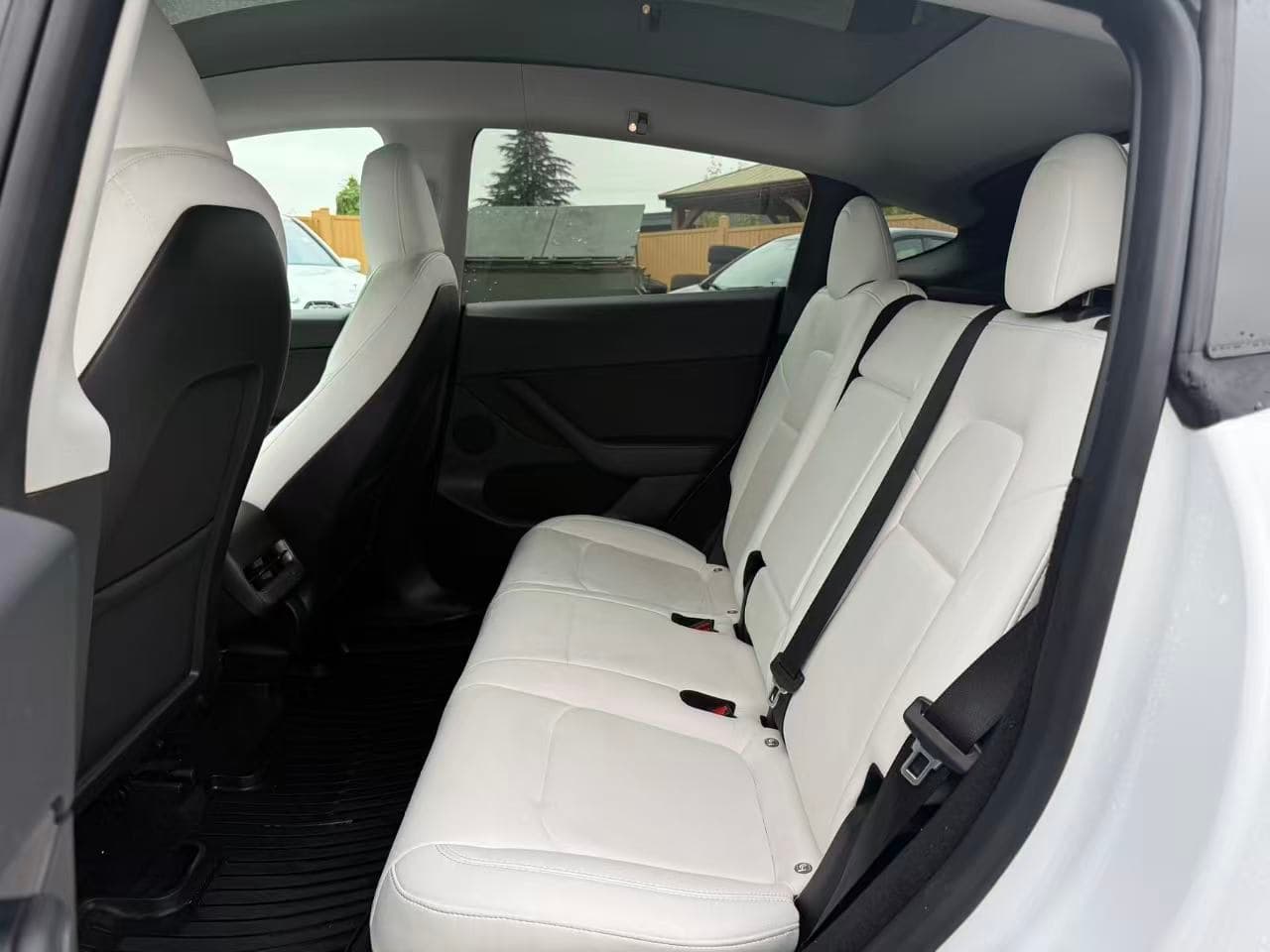 2023 Tesla Model Y Long Range AWD thumbnail 14