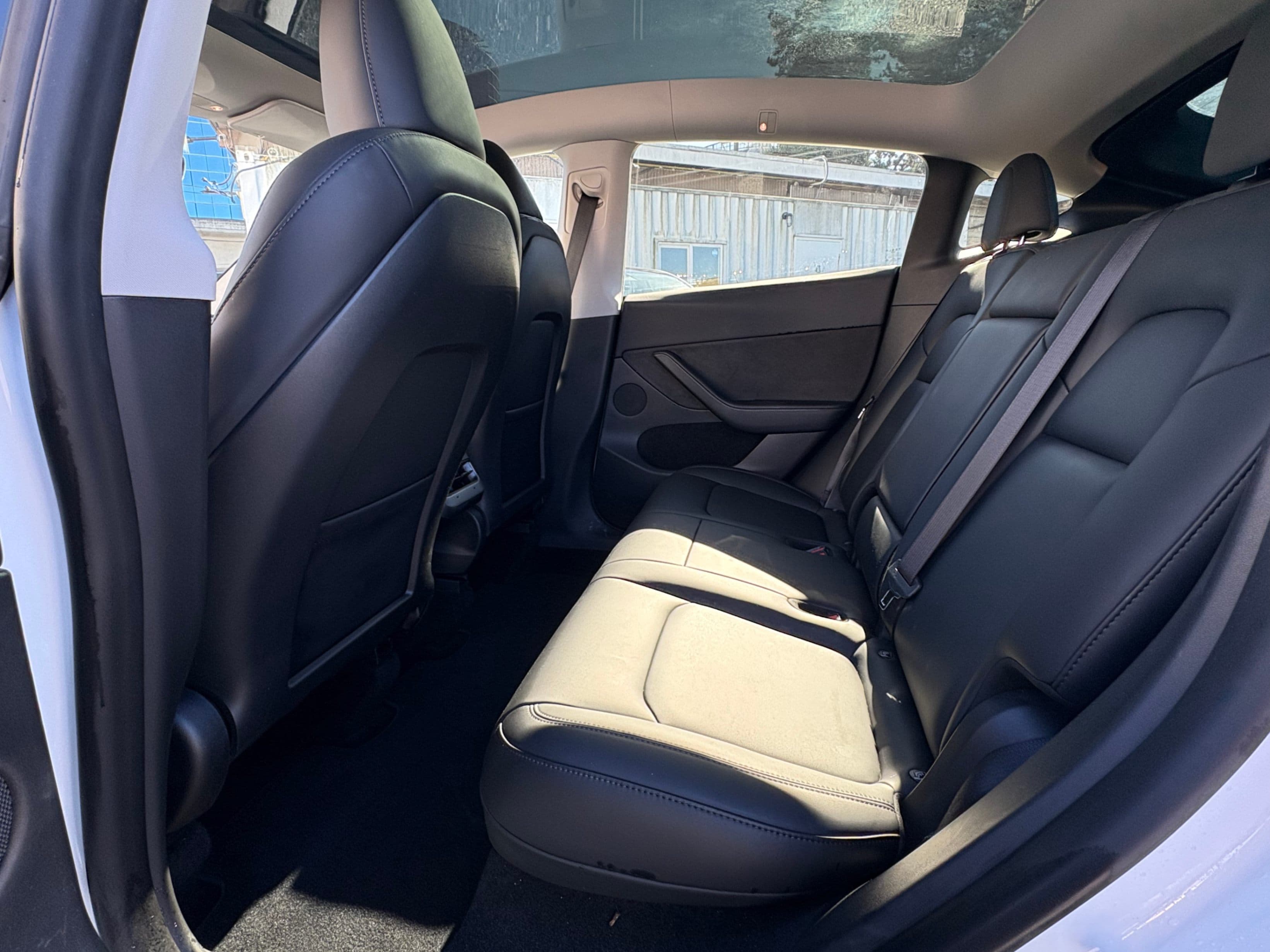 2023 Tesla Model Y Long Range AWD CLEAN TITLE/BC LOCAL CAR thumbnail 11
