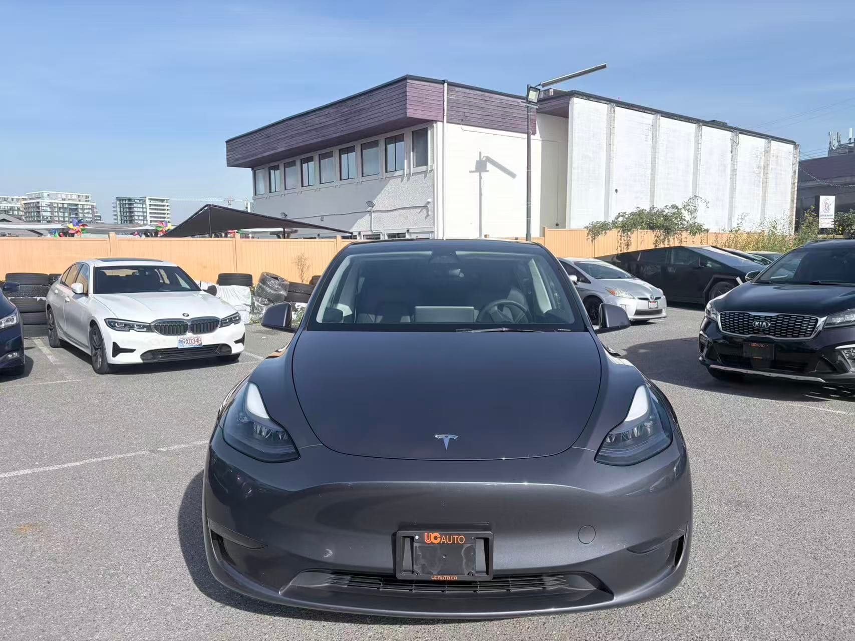 2023 Tesla Model Y RWD thumbnail 9