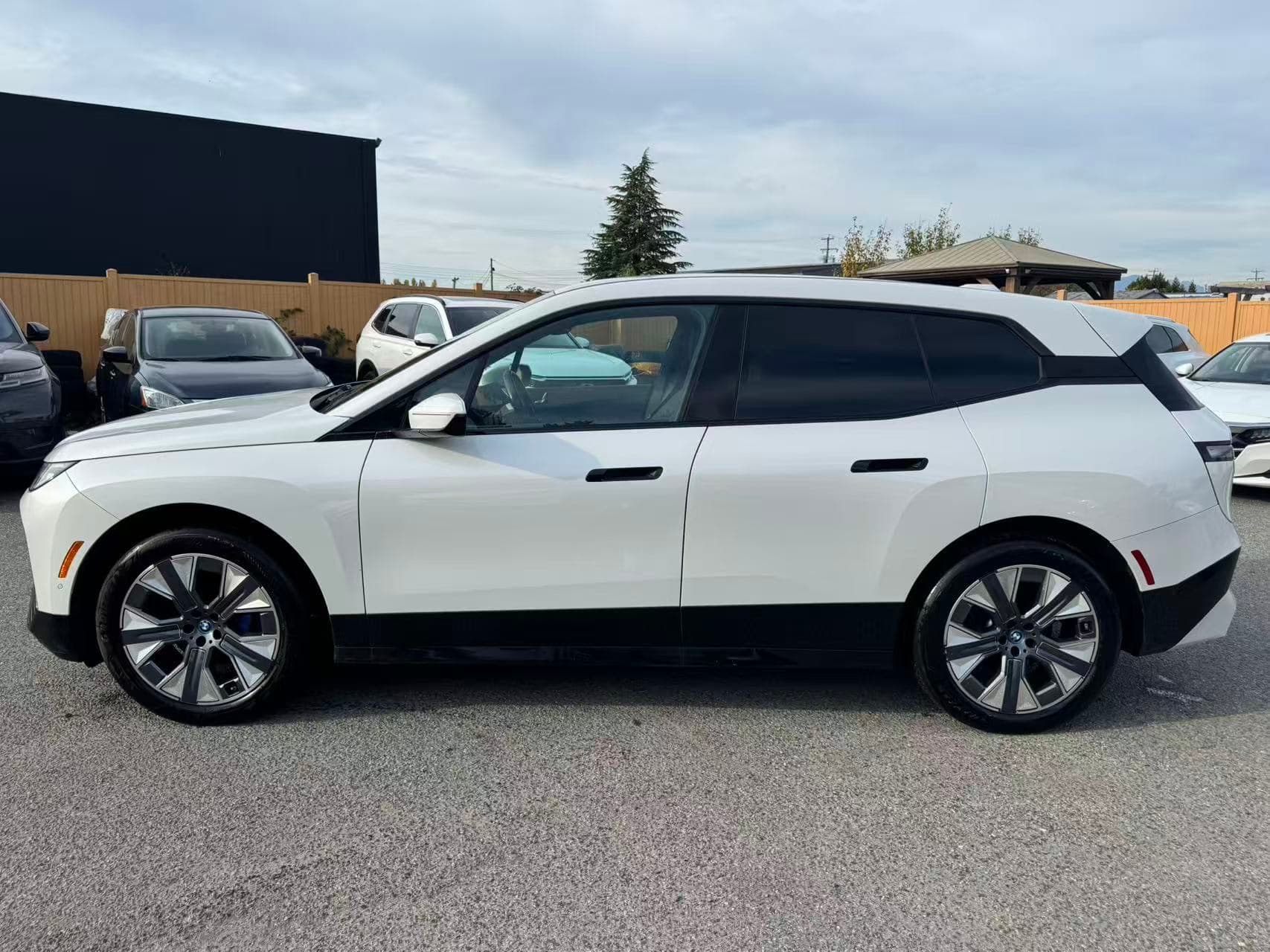 2024 BMW iX XDrive40 Sports Activity Vehicle/ NO ACCIDENT/ BC LOCAL thumbnail 3