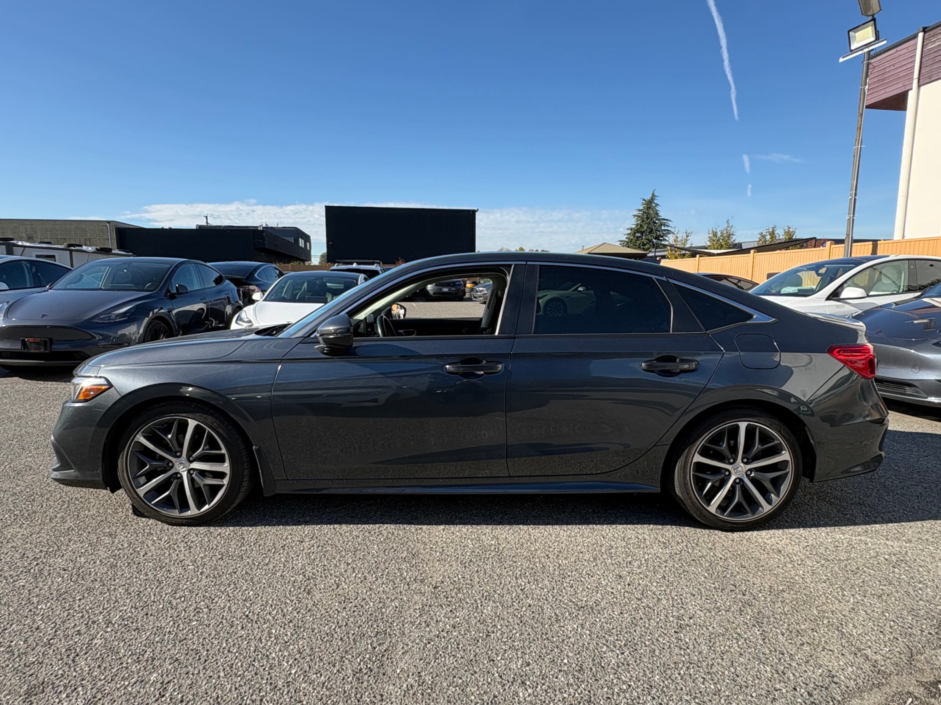 2024 Honda Civic Touring CVT NO ACCIDENTS/BC LOCAL thumbnail 3
