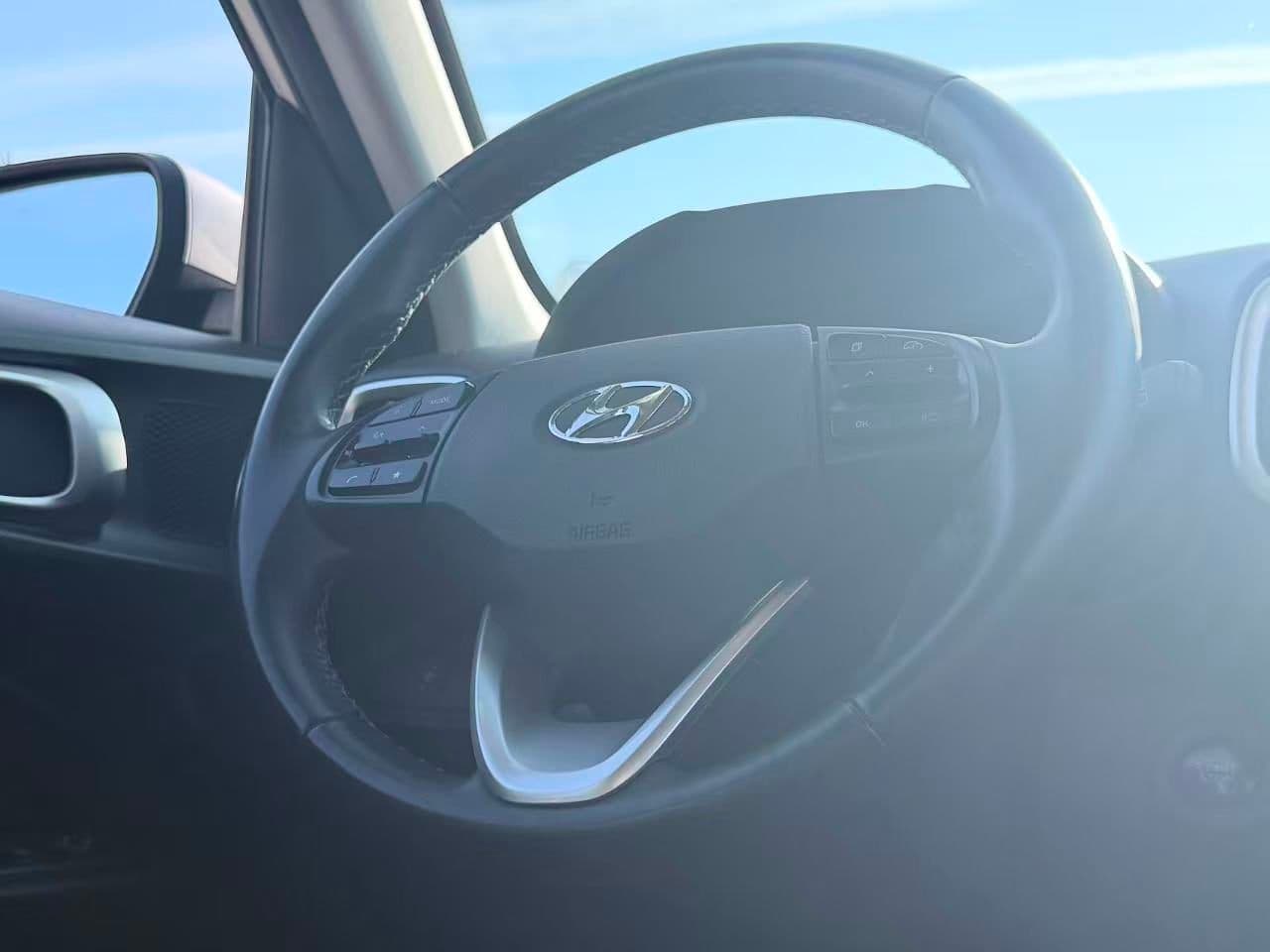 2024 Hyundai Venue Preferred IVT/ CLEAN TITLE/ BC LOCAL thumbnail 30