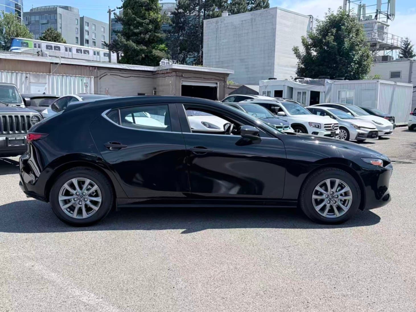 2025 Mazda Mazda3 Sport GS-L/ CLEAN TITLE/ BC LOCAL thumbnail 4