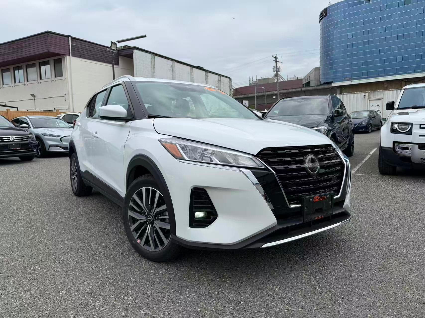 2025 Nissan Kicks Play SV/ NO ACCIDENT/BC LOCAL thumbnail 3