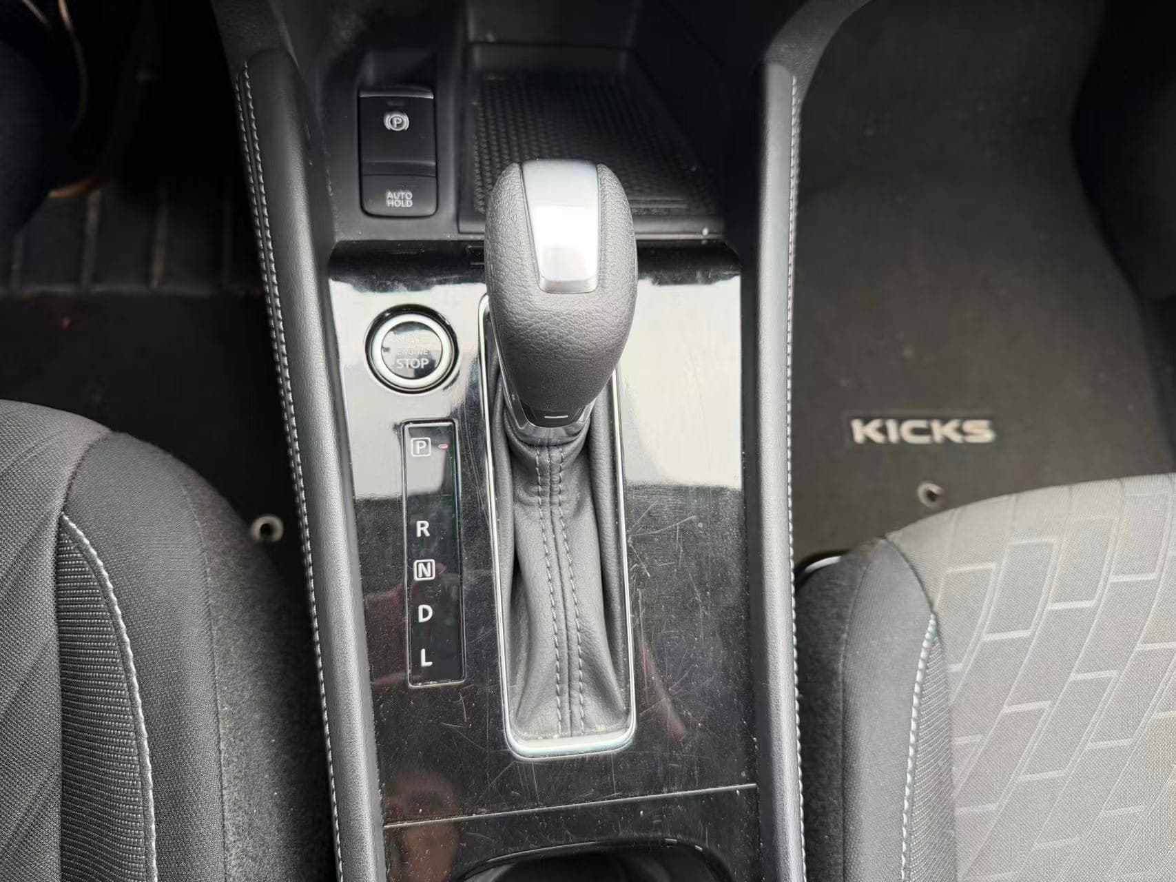 2025 Nissan Kicks Play SV/ NO ACCIDENT/BC LOCAL thumbnail 12