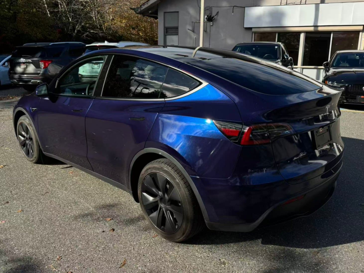 2025 Tesla Model Y Long Range AWD *Ltd Avail*HW4.0 No Accident, BC Local thumbnail 4
