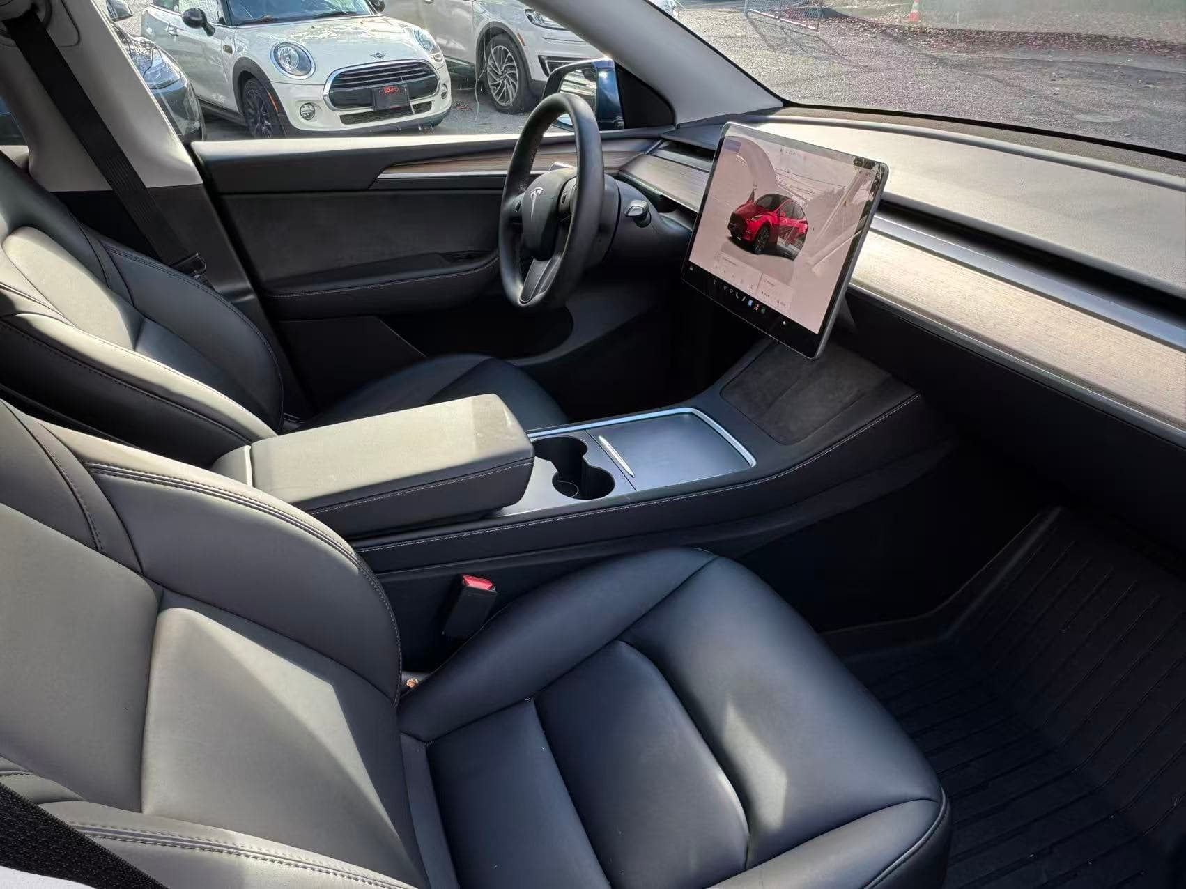 2025 Tesla Model Y Long Range AWD *Ltd Avail*HW4.0 No Accident, BC Local thumbnail 13